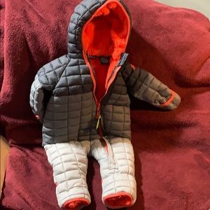 Snozu snow suit 9-12mo, worn once
